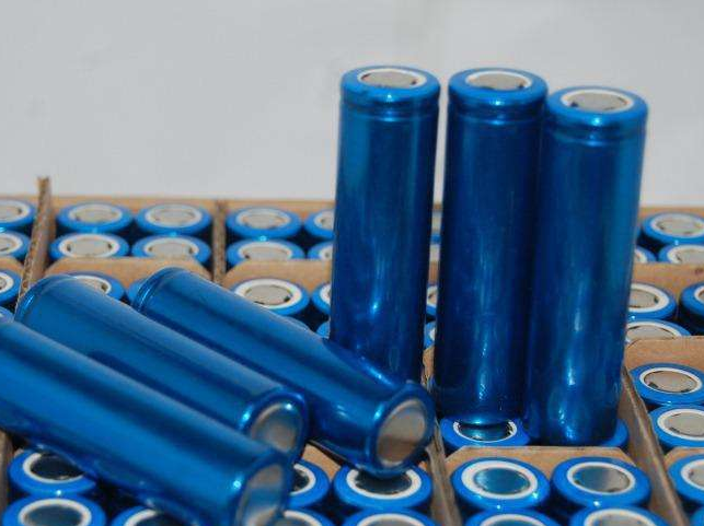 路燈鋰電池生產(chǎn)廠家報價表