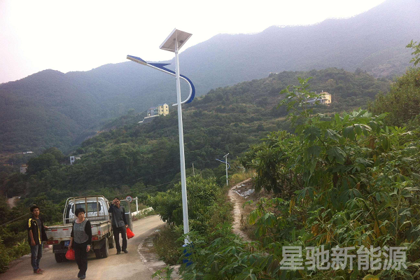 太陽能路燈桿價(jià)格六米