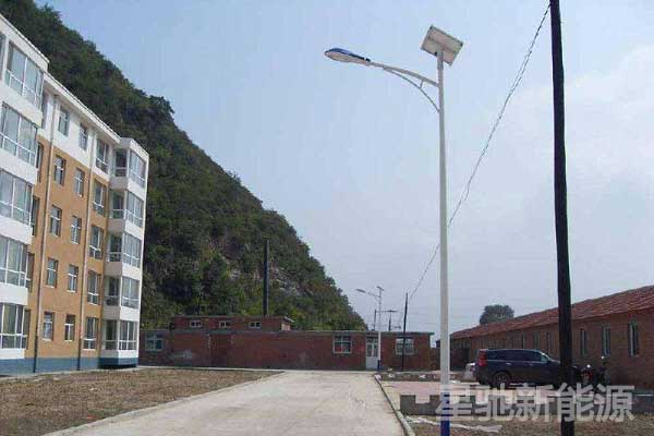 六米高的太陽(yáng)能路燈多少錢(qián)