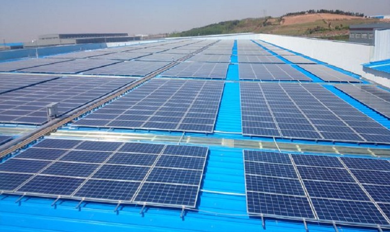 工廠安裝的太陽(yáng)能發(fā)電系統(tǒng)